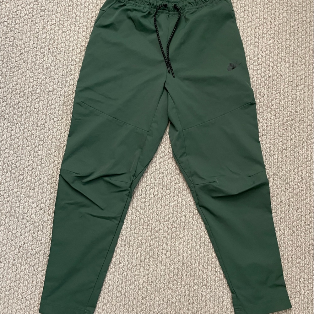 COPY - Nike windbreaker track pants
